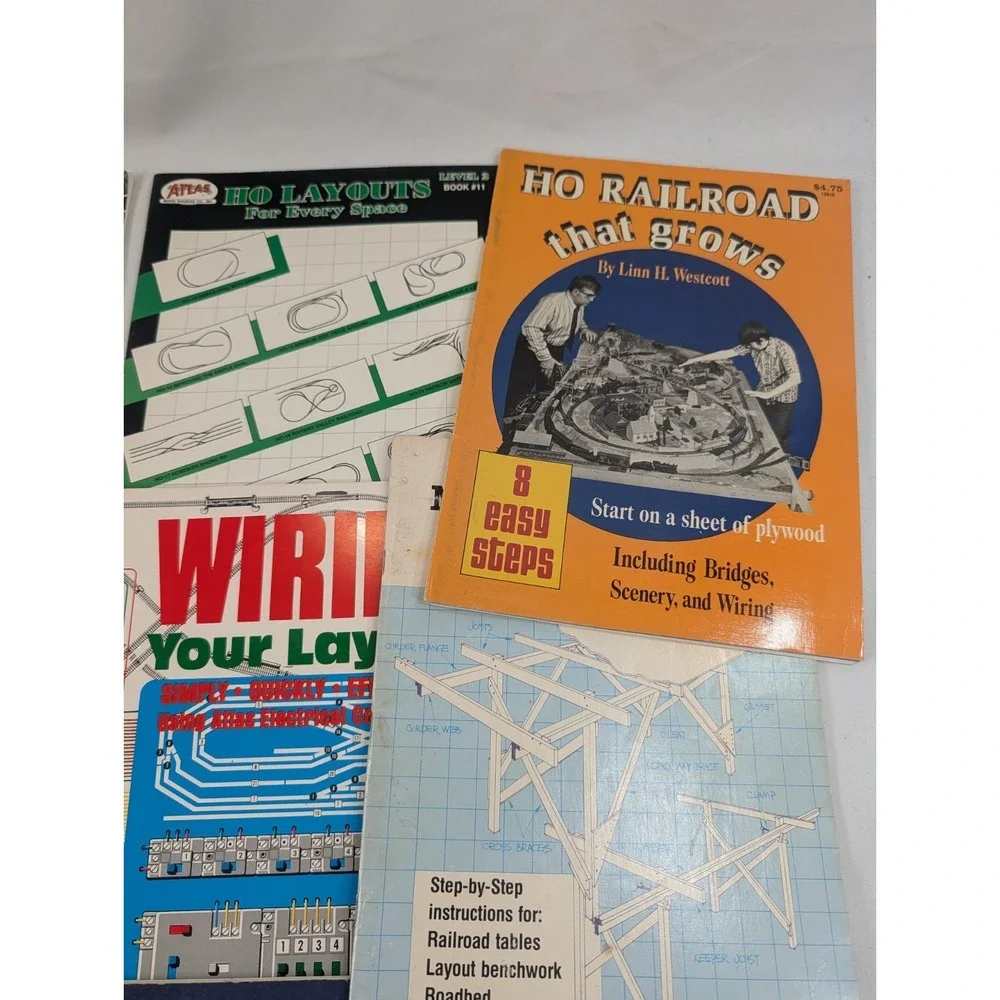 AMERICAN FLYER,LIONEL ATLAS AND MORE‎ PAPERBACK TRAIN BOOKS 12 Total